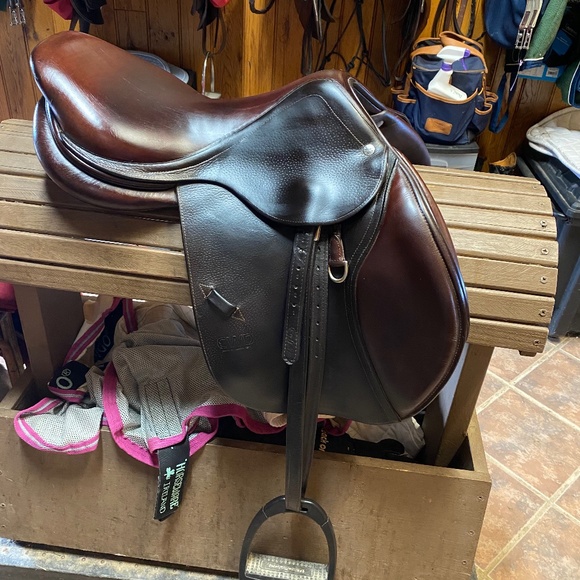 SOLDCwd Saddle 16.5” Se03 - Picture 1 of 6